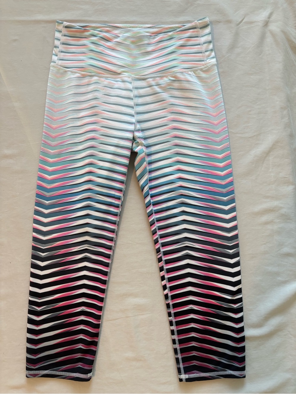 Athleta Women’s Medium Cool Retro Ombré striped pattern